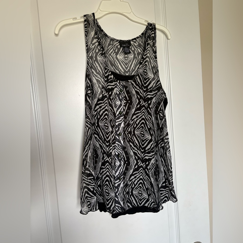 Rue21 Black and White Sleeveless Tank Top
